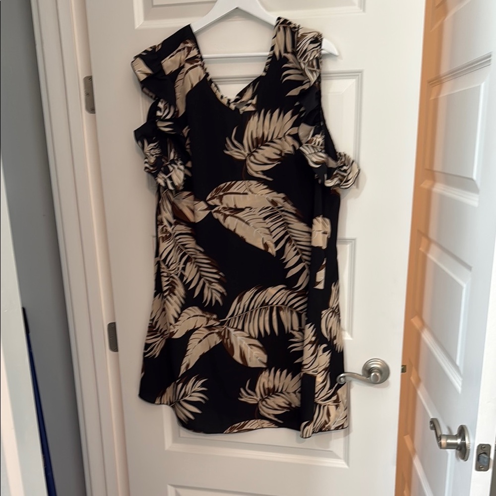 Elegant Black and Cream Leaf Print Dress Plus